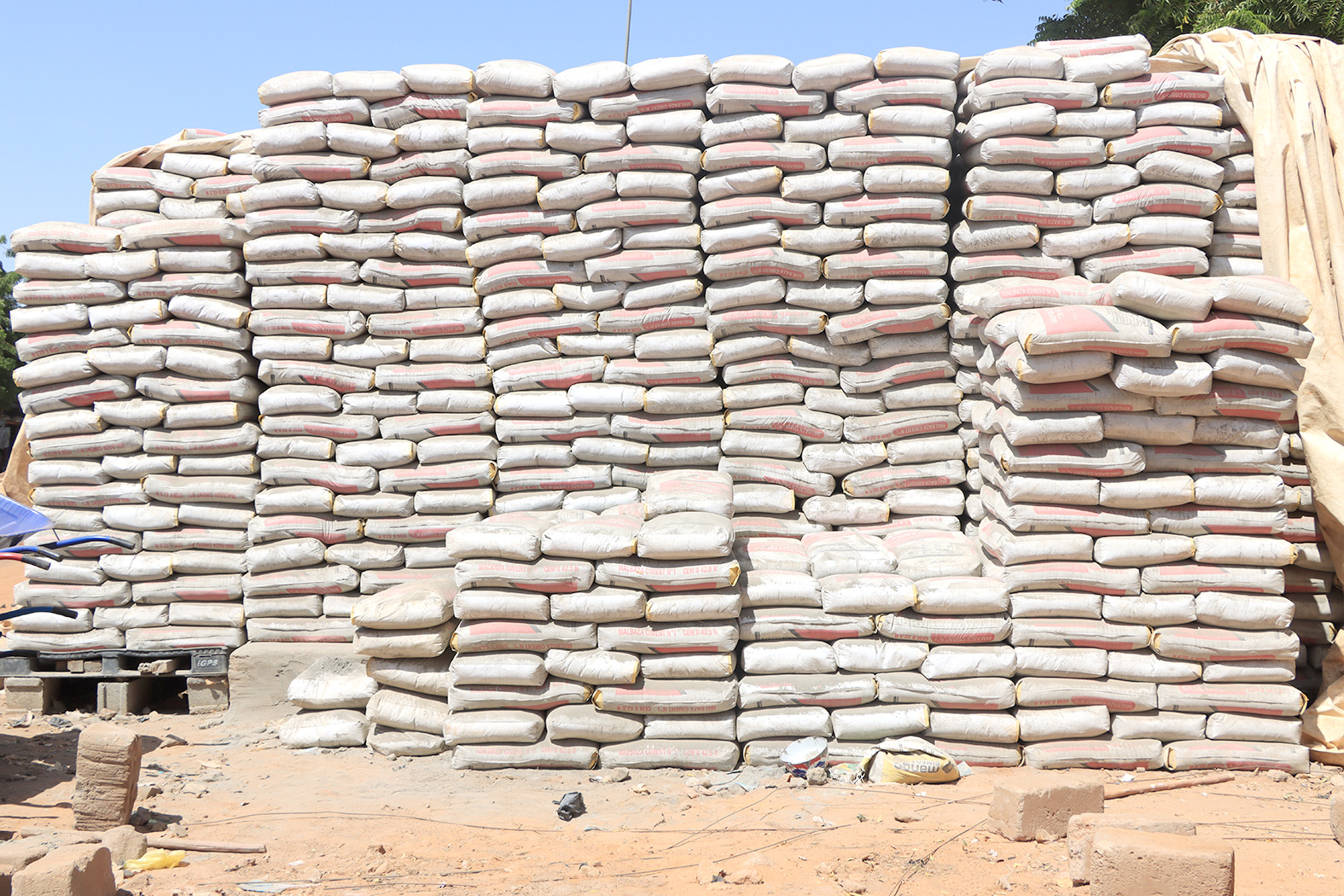 Ciment 32.5 : le Niger suspend une trentaine de distributeurs accusés de spéculation