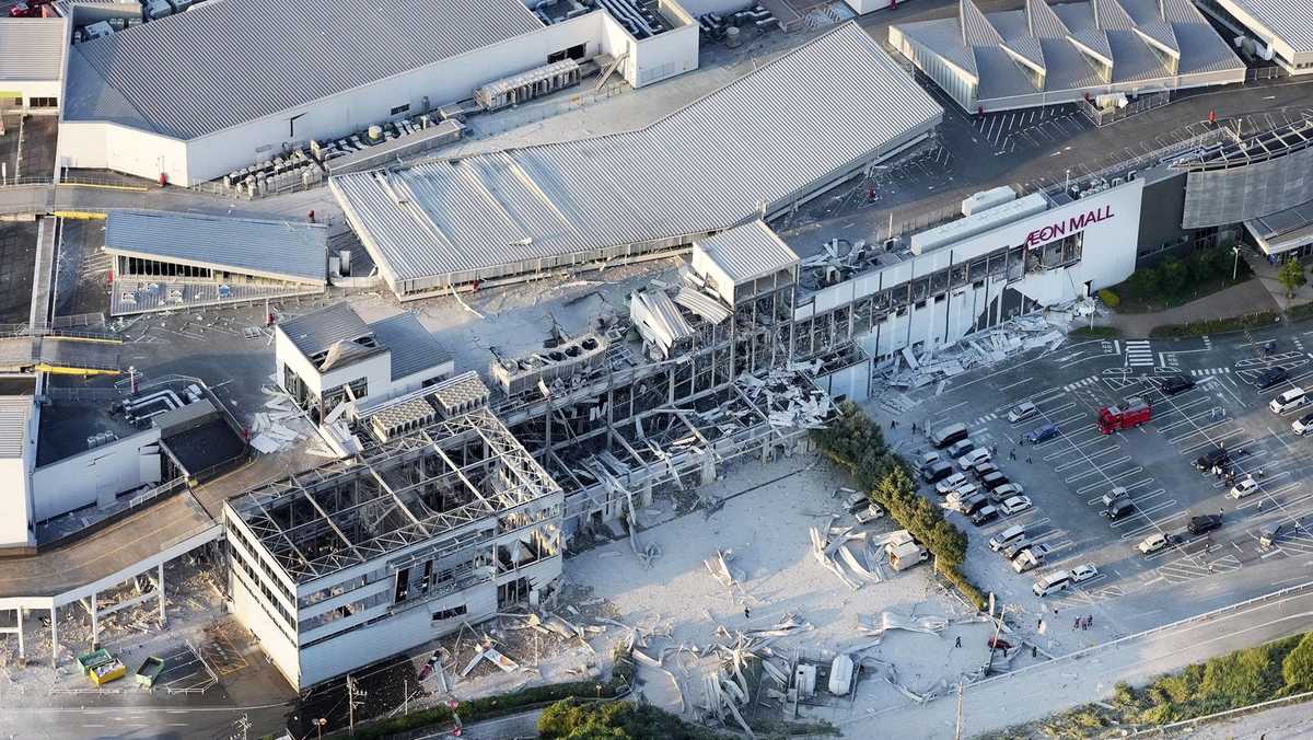 Séisme de magnitude 7,1 au Japon : au moins 13 morts, un centre commercial effondré