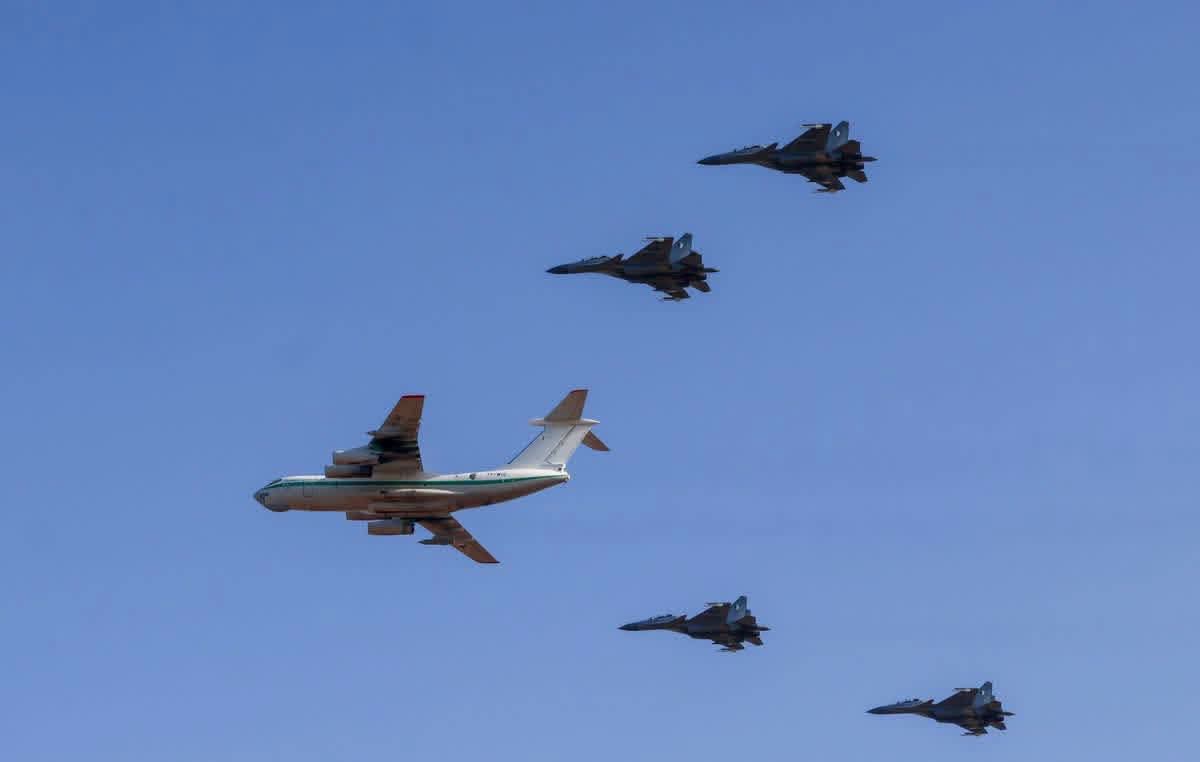 Niger-Algérie : quatre Soukhoï Su-30 atterrissent à Niamey, un cran de plus dans l'axe militaire